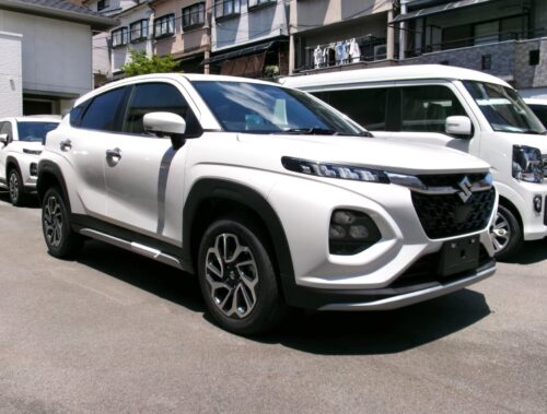 【7月10日入庫車情報】フロンクス 1.5ハイブリッド 2WD 全方位モニター・メモリーナビ付が入庫しました！