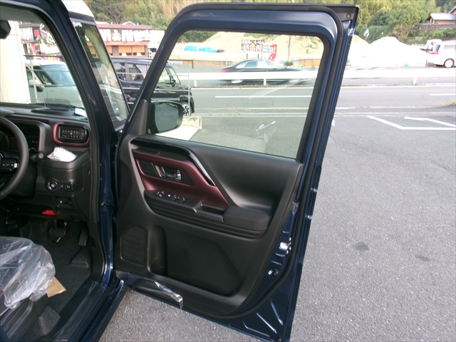 スズキ スペーシアカスタム 11枚目